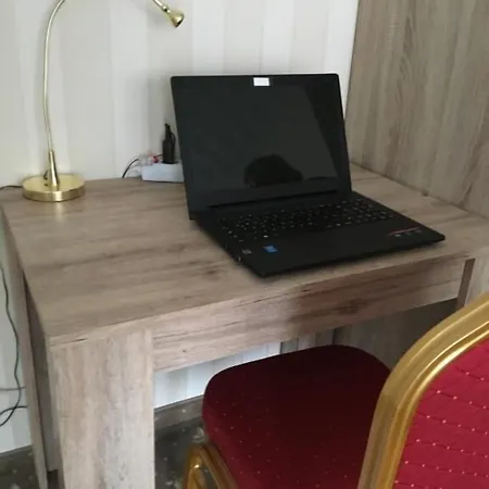 Πανσιόν Ramona - Garni